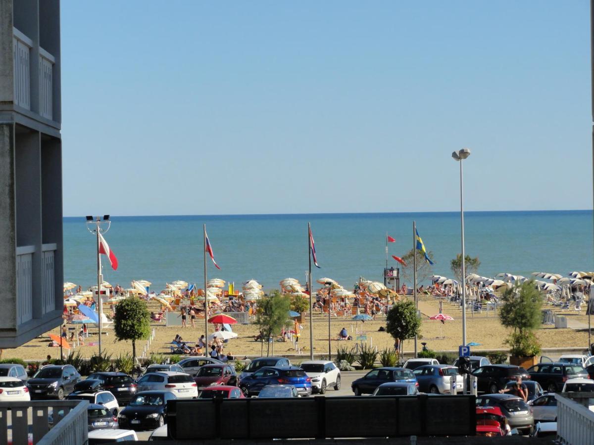 Ivana - Appartamenti Bibione Buitenkant foto