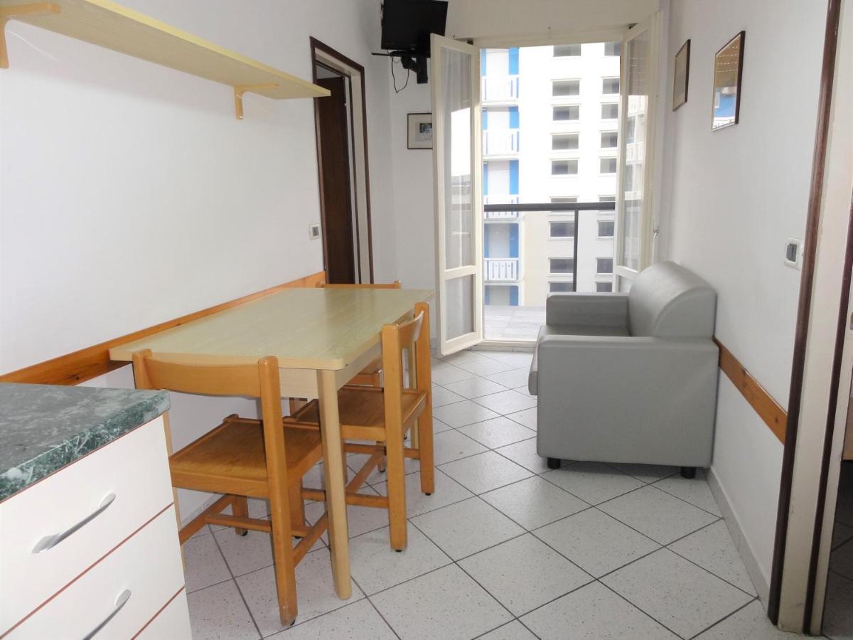 Ivana - Appartamenti Bibione Kamer foto